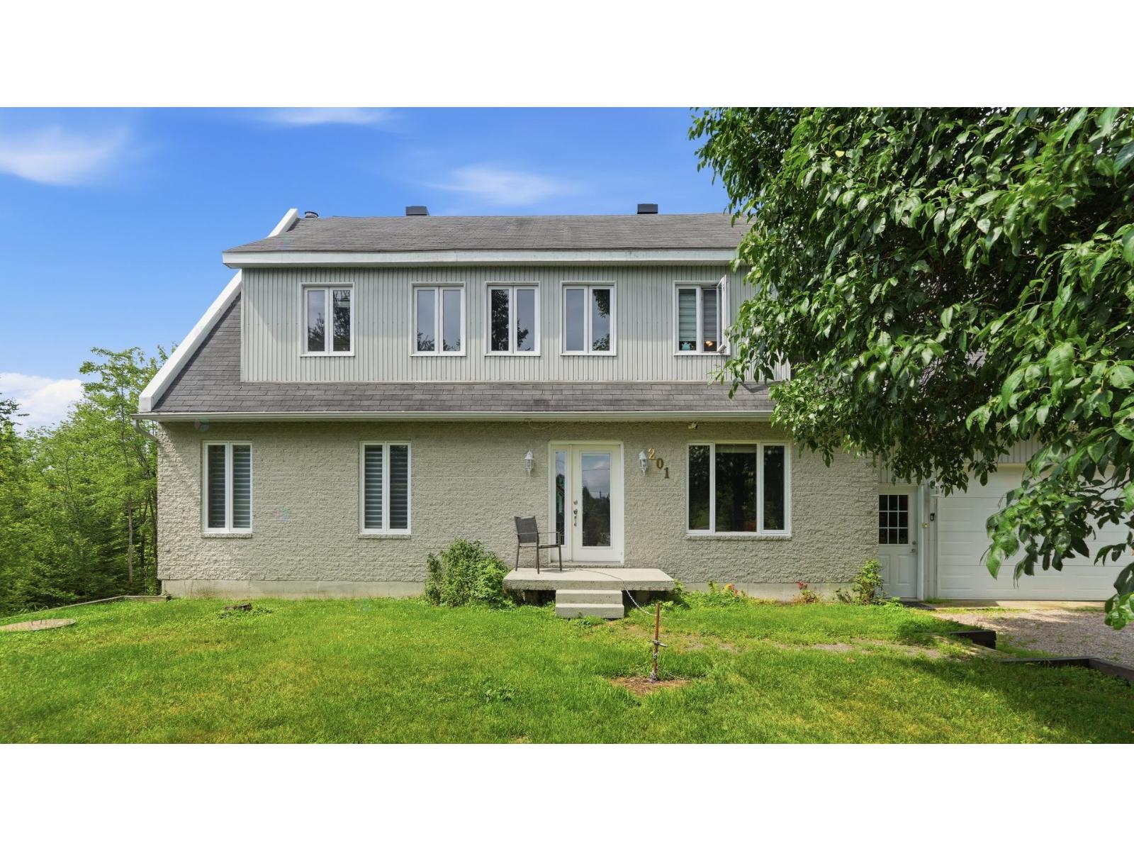 201 Ch. des Ormeaux Sainte-Catherine-de-la-Jacques-Cartier Quebec Canada G3N0T7 2