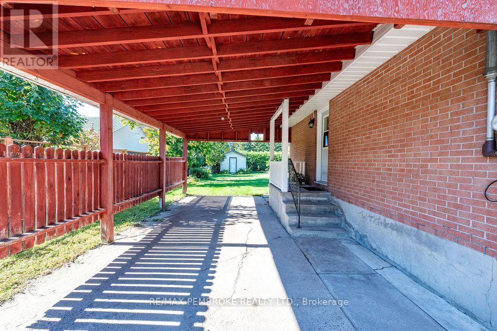 3 Elliott Street, Whitewater Region, Ontario  K0J 1C0 - Photo 12 - X13832200
