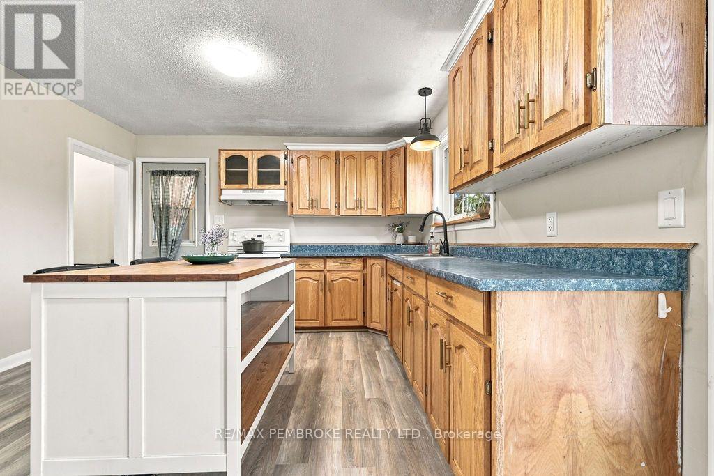 3 Elliott Street, Whitewater Region, Ontario  K0J 1C0 - Photo 14 - X13832200
