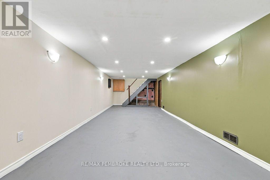 3 Elliott Street, Whitewater Region, Ontario  K0J 1C0 - Photo 31 - X13832200