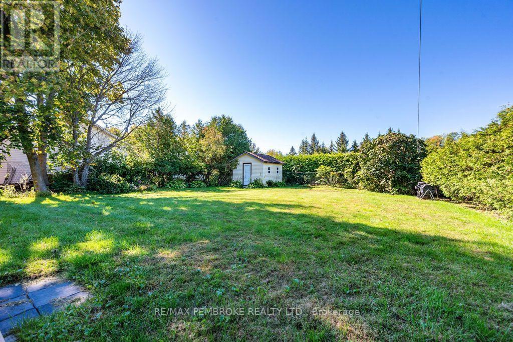 3 Elliott Street, Whitewater Region, Ontario  K0J 1C0 - Photo 40 - X13832200