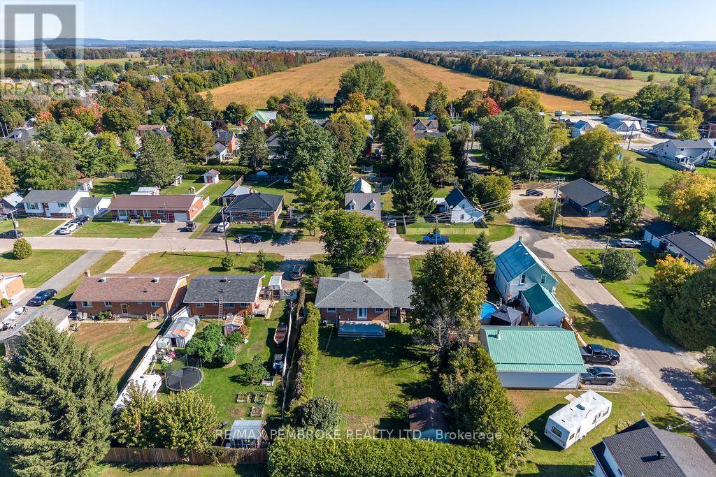 3 Elliott Street, Whitewater Region, Ontario  K0J 1C0 - Photo 41 - X13832200