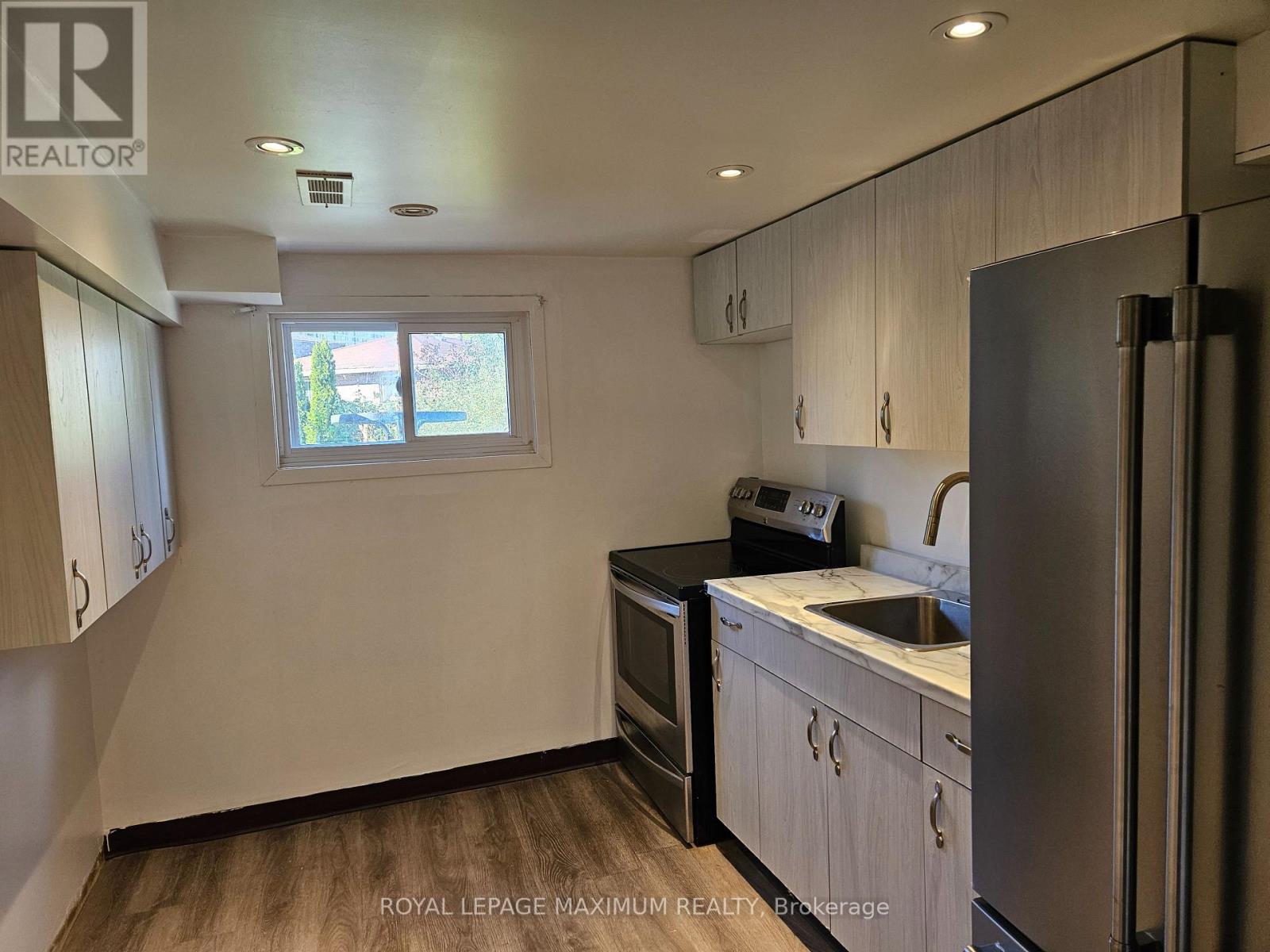 21 Darnborough Way, Toronto, Ontario  M1W 2G2 - Photo 10 - E13832198