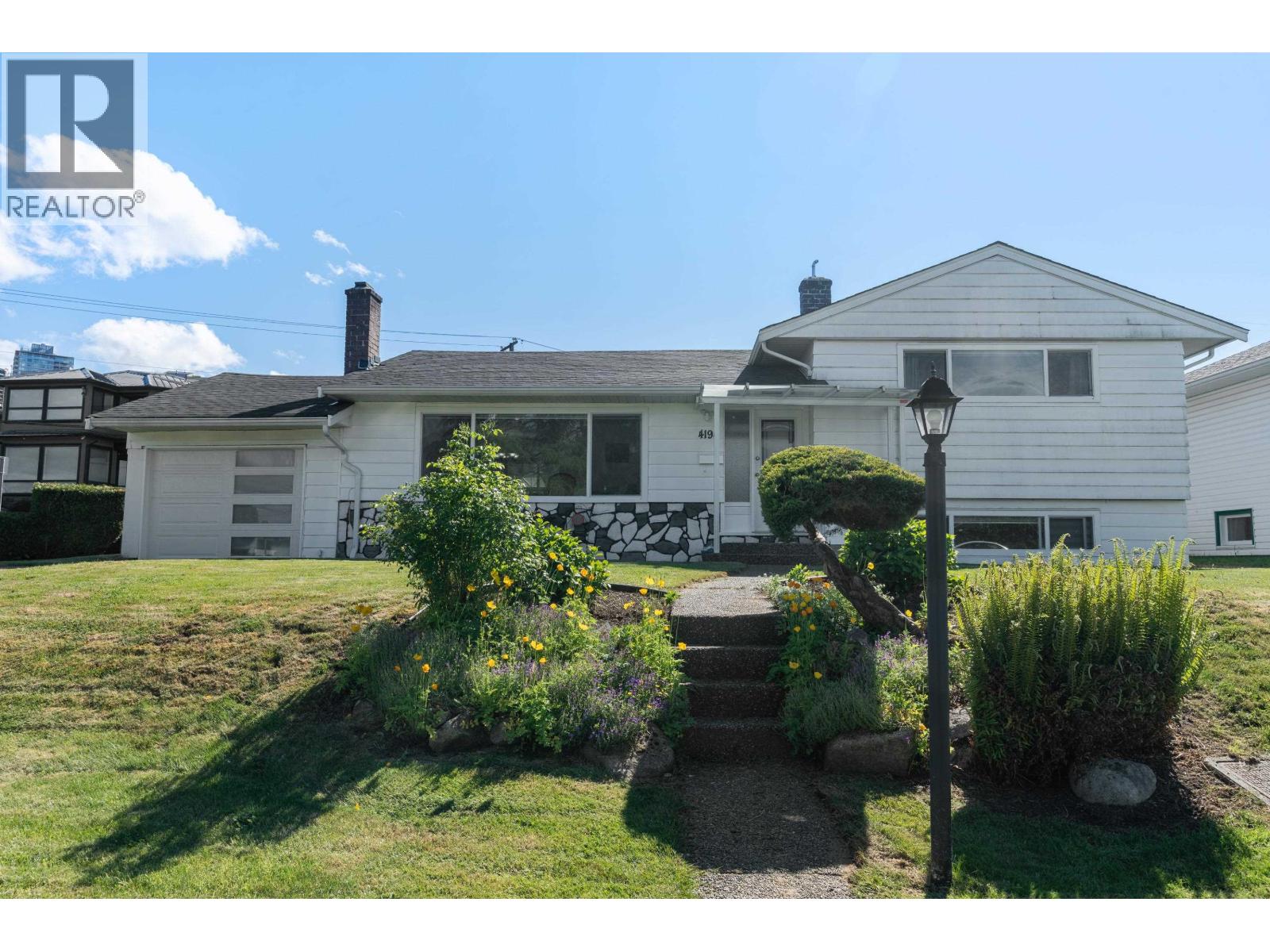 4194 CHERRYWOOD CRESCENT, Burnaby, British Columbia