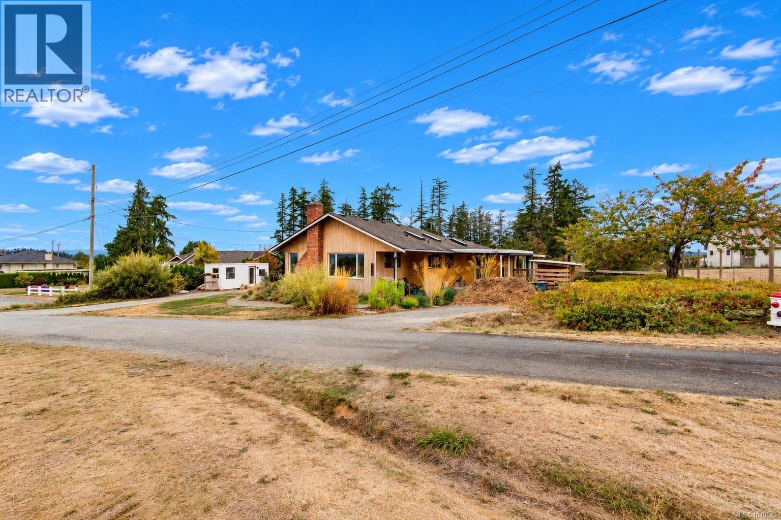 2105 Straitsview Rd, Central Saanich, British Columbia  V0S 1A0 - Photo 2 - 1049942