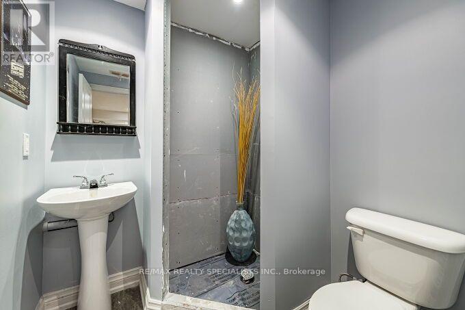 154 Valleyway Drive, Brampton, Ontario  L6X 0N3 - Photo 36 - W13832192