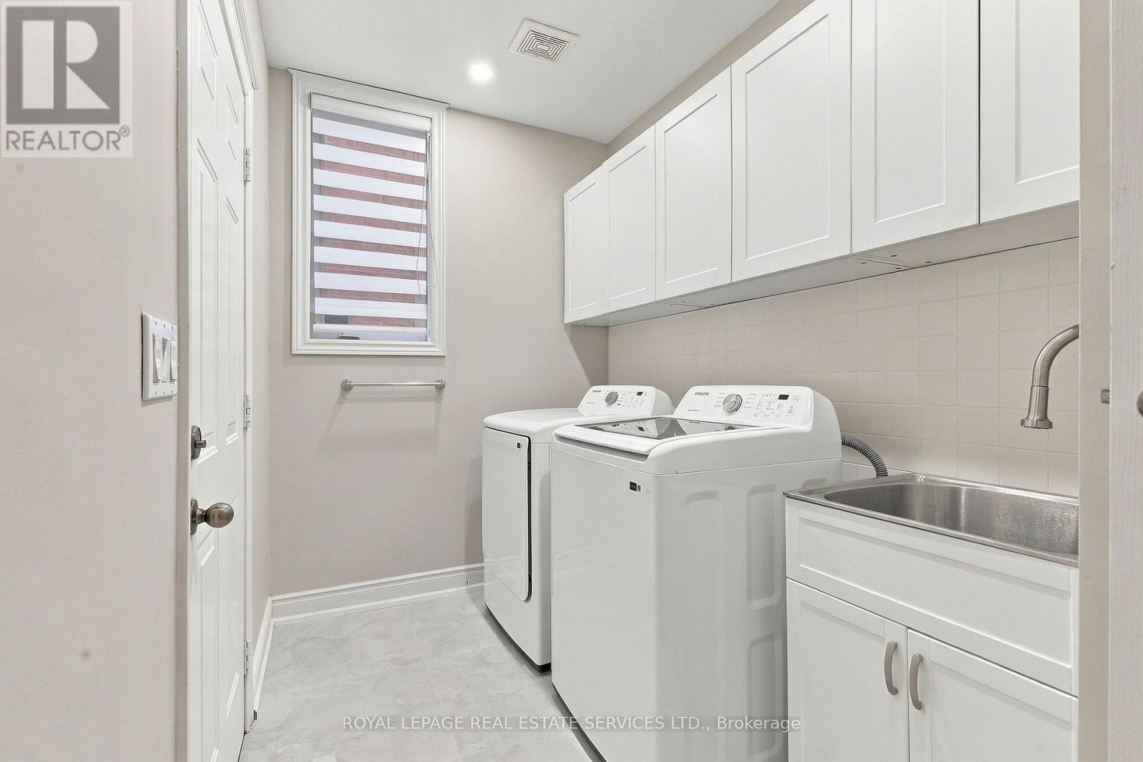3396 Hayhurst Crescent, Oakville, Ontario  L6L 6W9 - Photo 8 - W13832204