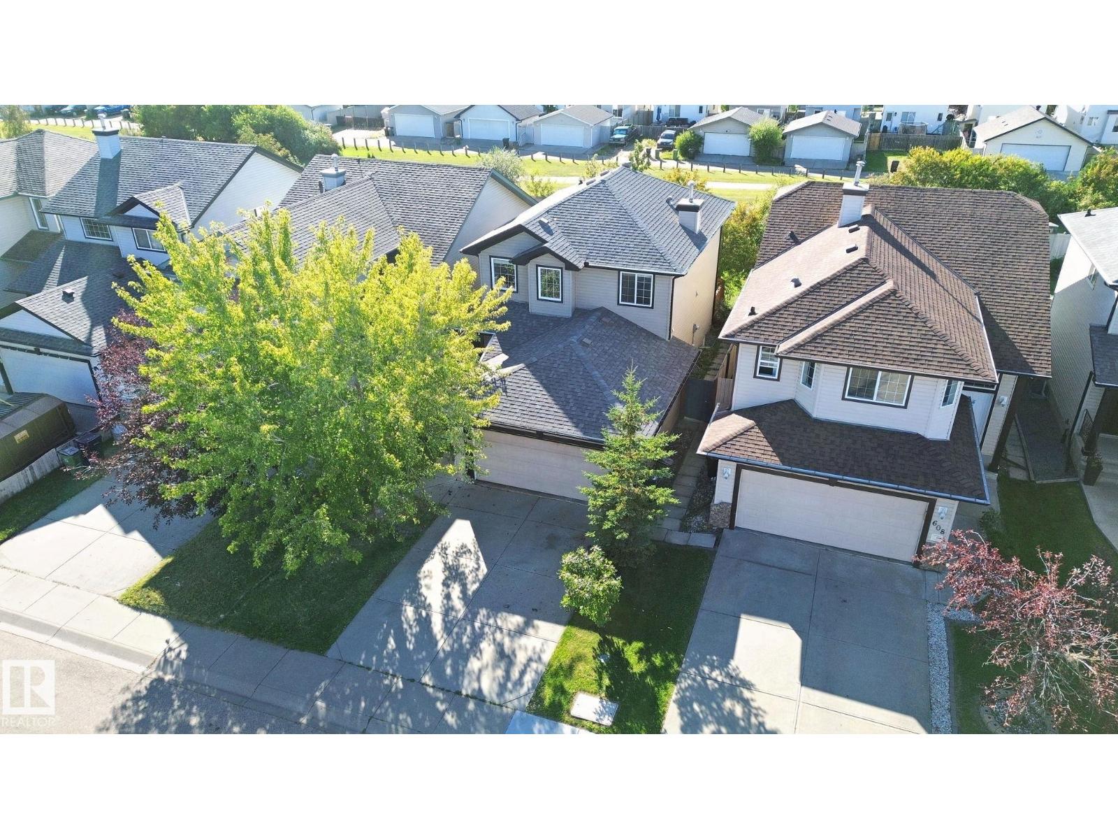 610 87 ST SW