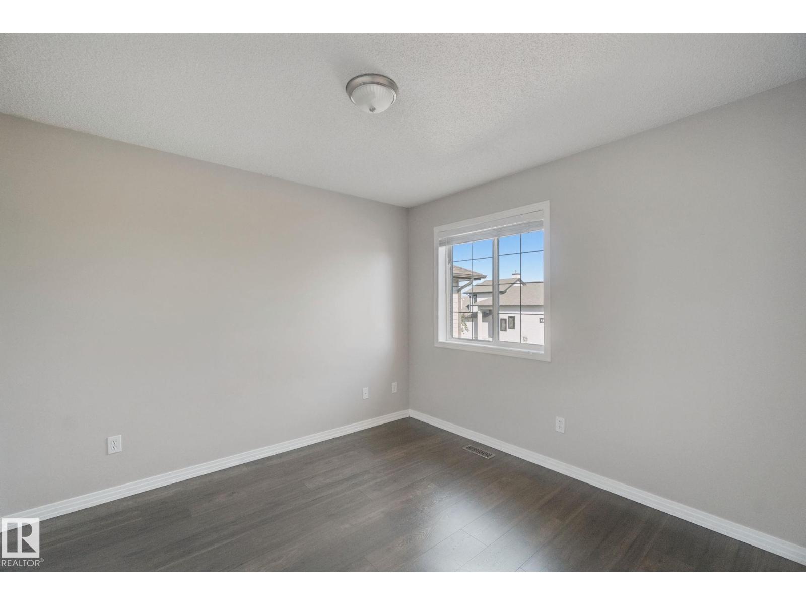 610 87 ST SW