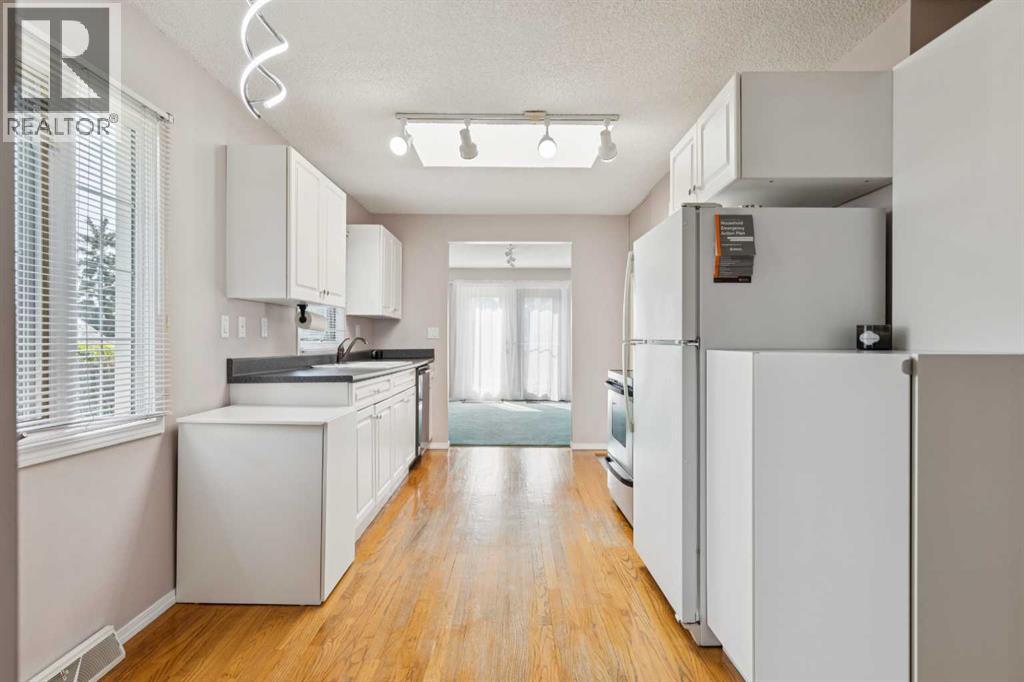 415 51 Avenue Sw, Calgary, Alberta  T2V 0A2 - Photo 7 - A2344104