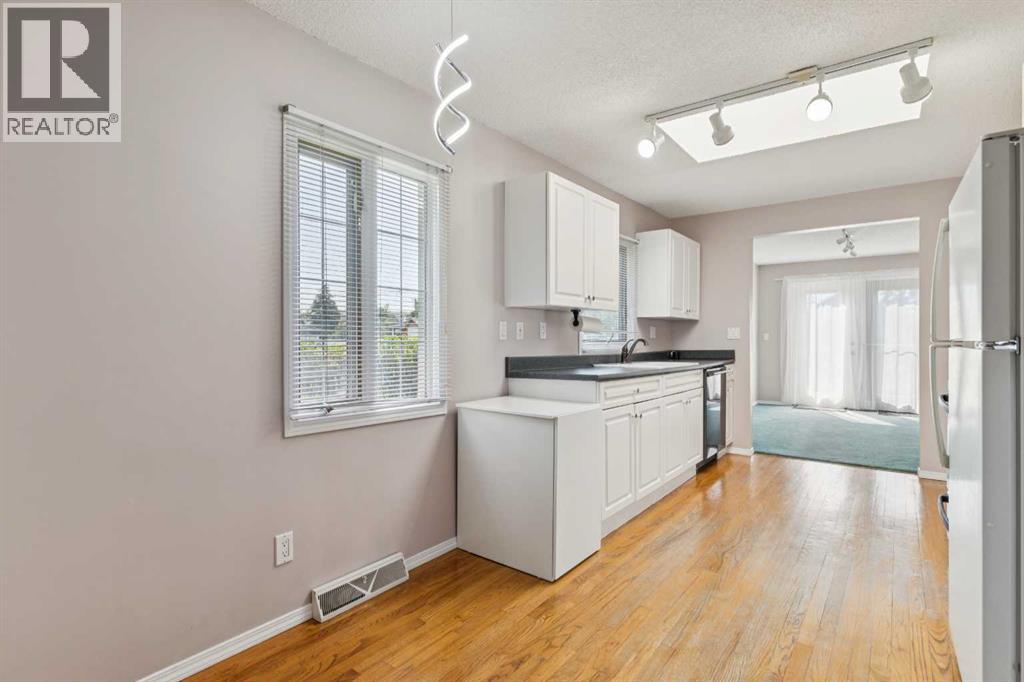 415 51 Avenue Sw, Calgary, Alberta  T2V 0A2 - Photo 6 - A2344104