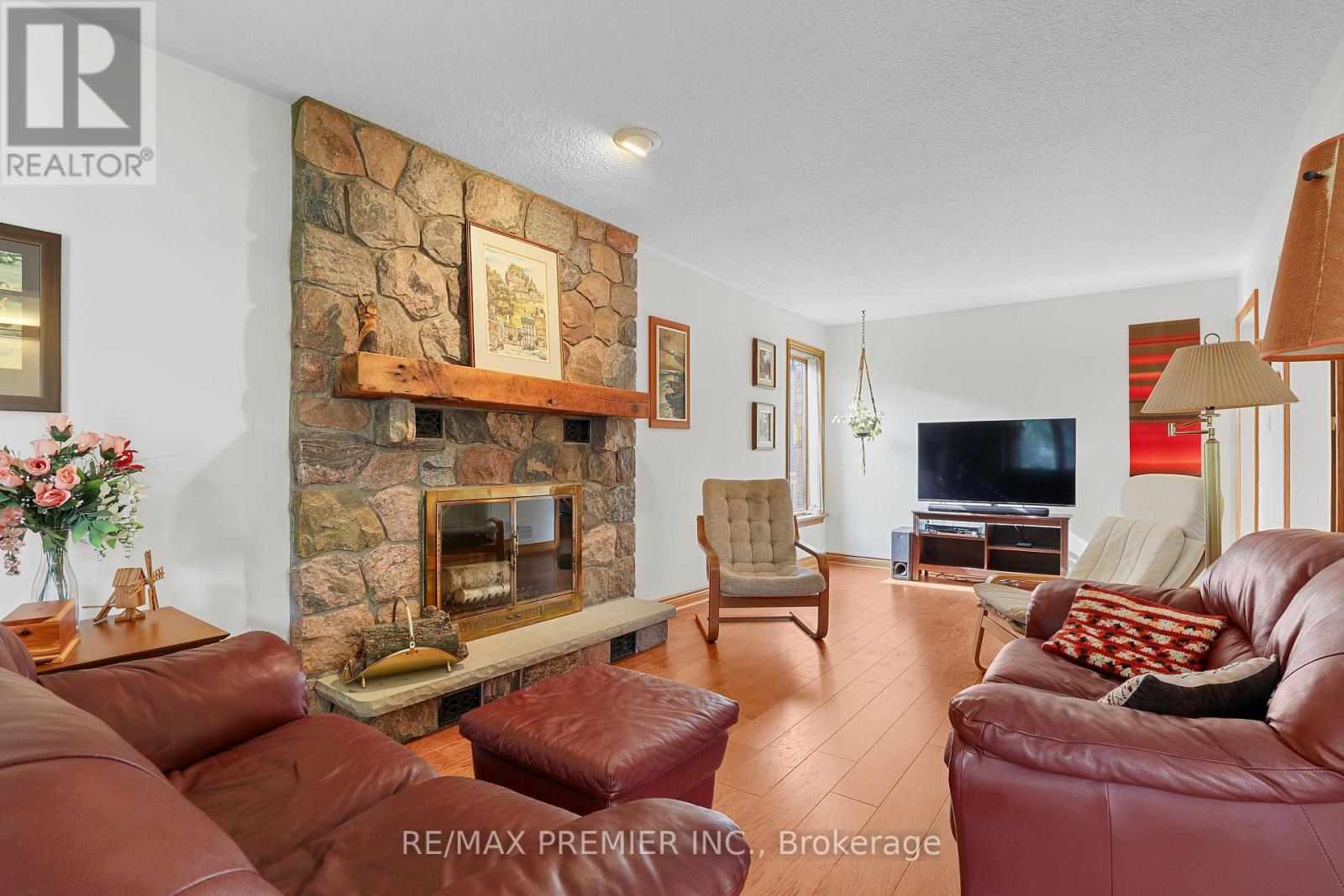 19 Temagami Court, Toronto, Ontario  M2M 4E6 - Photo 10 - C13832216