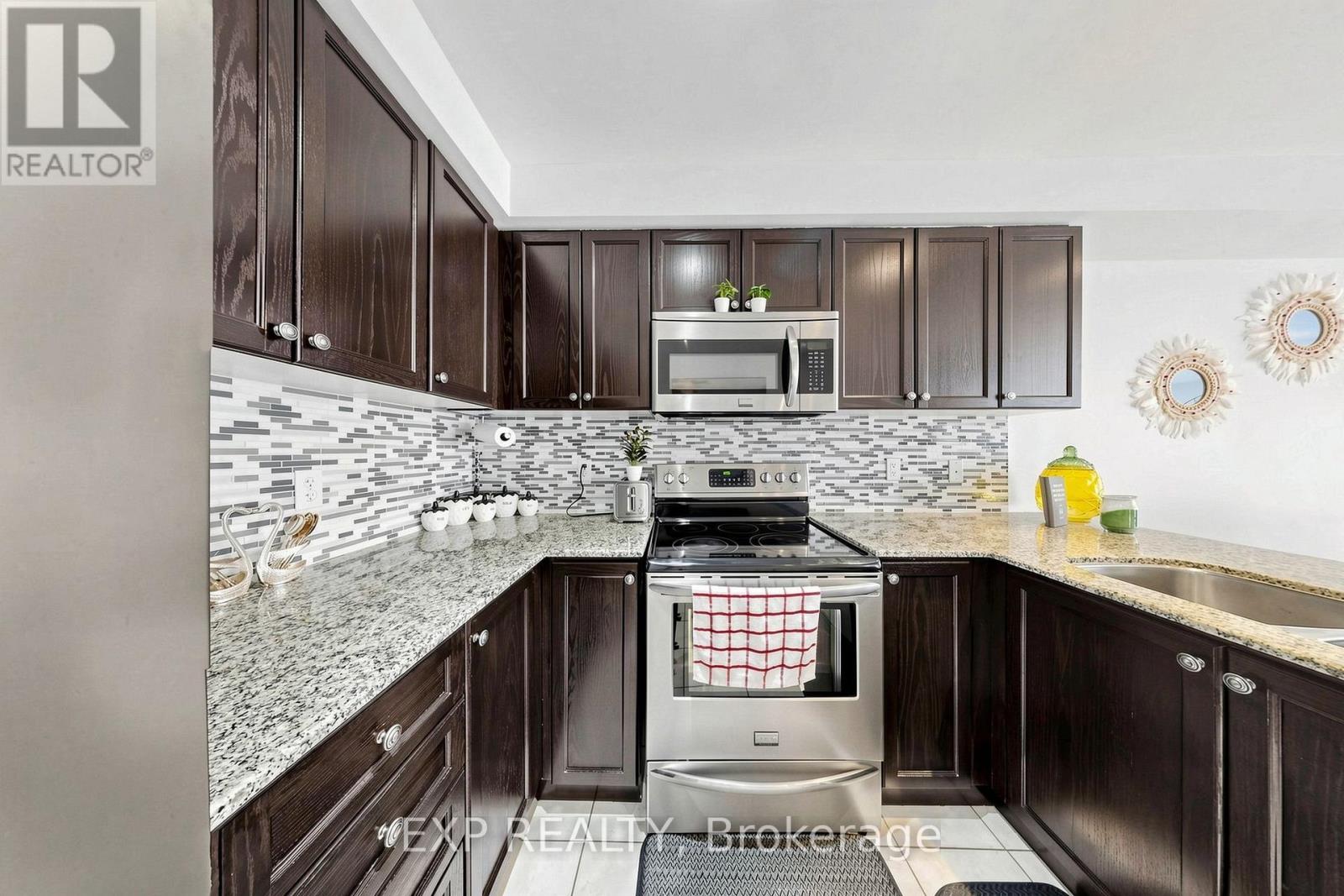 85 Sidney Rundle Avenue, Clarington, Ontario  L1C 0N9 - Photo 4 - E13832248