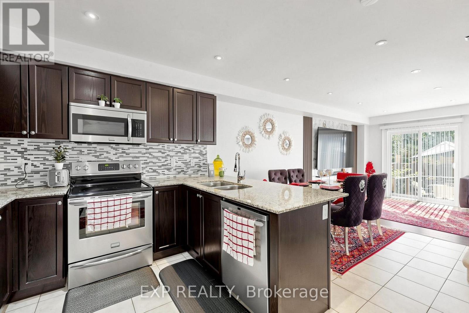 85 Sidney Rundle Avenue, Clarington, Ontario  L1C 0N9 - Photo 6 - E13832248