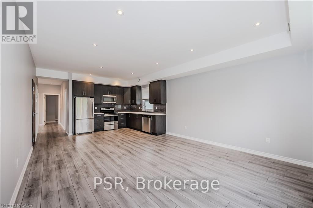 3 - 17 Mary Street, Waterloo, Ontario  N2H 3P9 - Photo 4 - X13832264