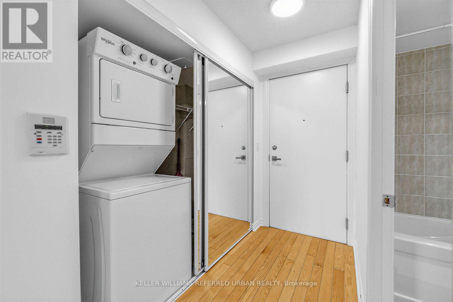 1436 - 250 Wellington Street W, Toronto, Ontario  M5V 3P6 - Photo 2 - C13832298