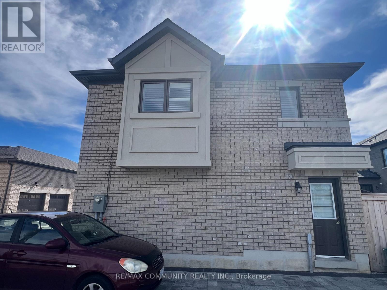 Coach House - 3570 Bur Oak Avenue, Markham, Ontario  L6B 1R8 - Photo 2 - N13832300