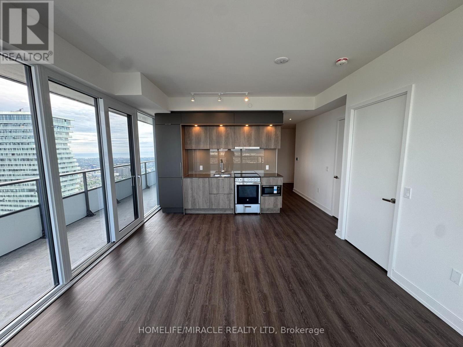 5605 - 448 Burnhamthorpe Road, Mississauga, Ontario L5B 0R4 - Photo 4 - W13832286