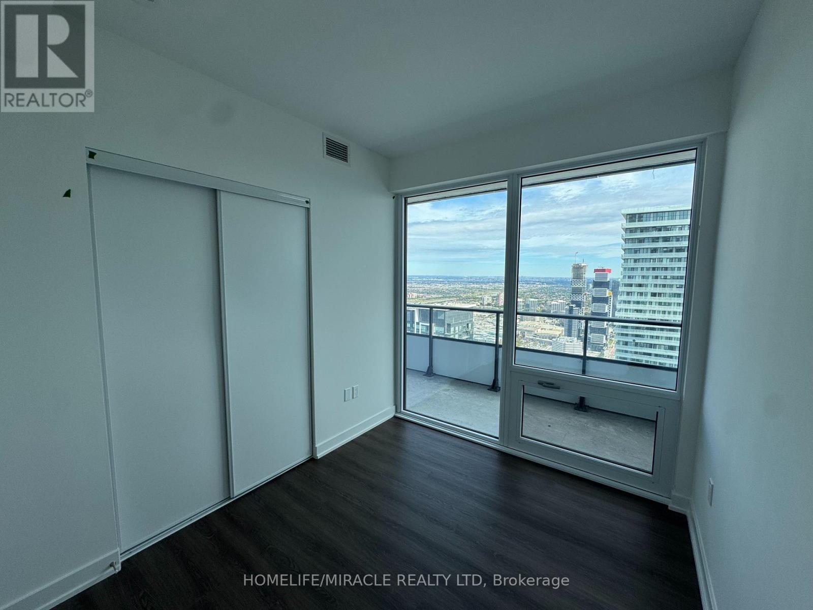5605 - 448 Burnhamthorpe Road, Mississauga, Ontario L5B 0R4 - Photo 5 - W13832286