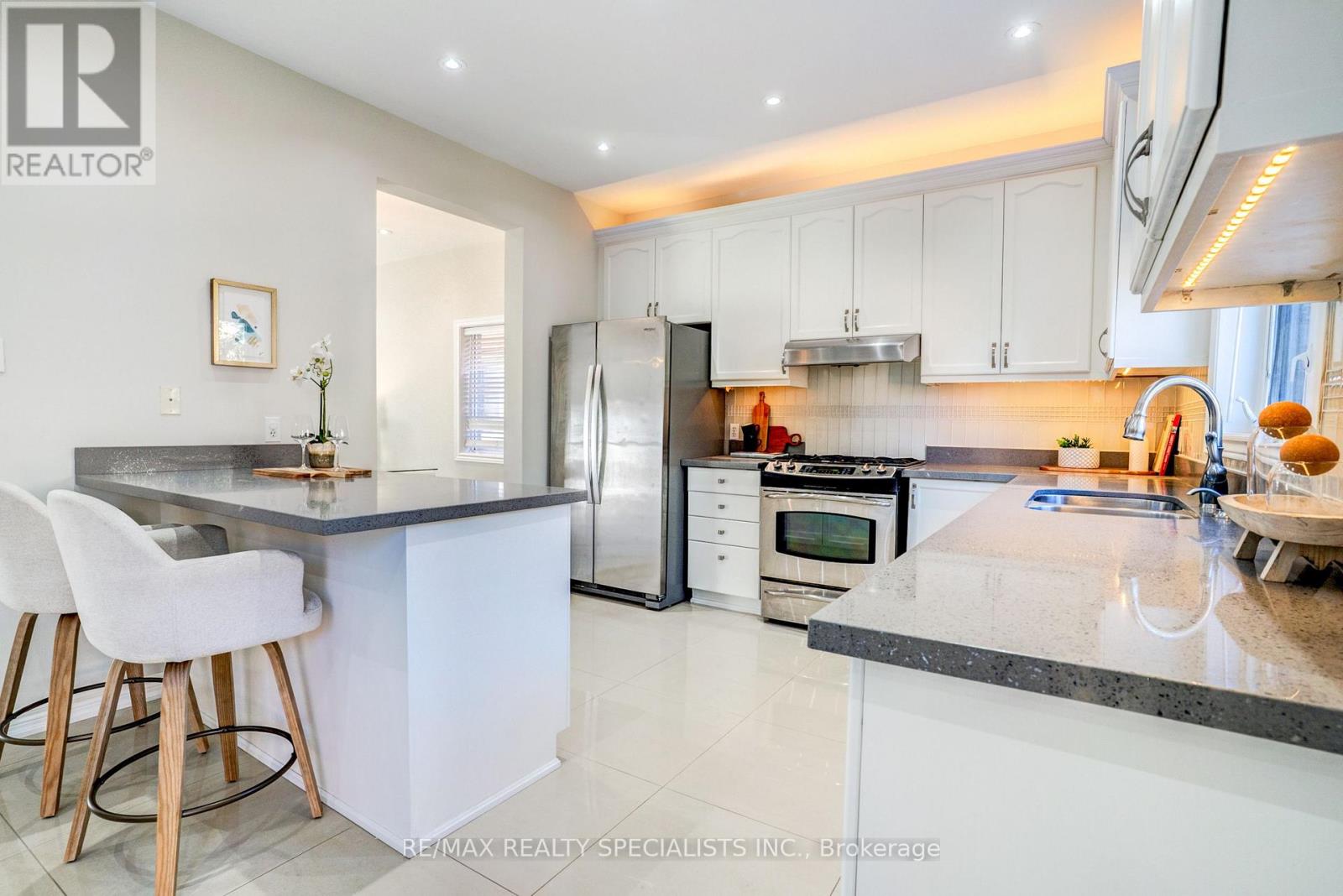 7 Kingspoint Circle, Hamilton, Ontario L8E 6C5 - Photo 6 - X13832302