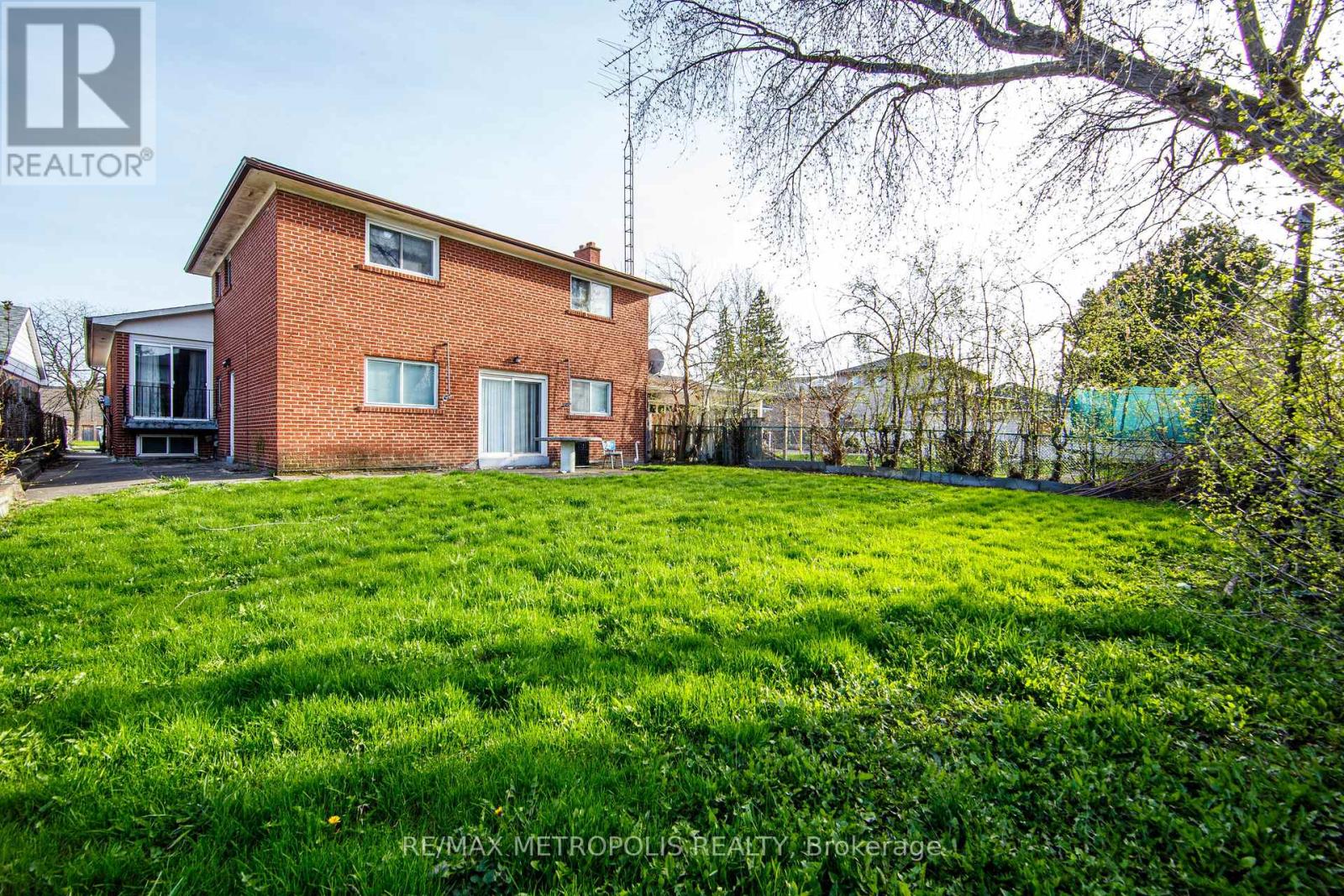 110 Stevenson Road, Toronto, Ontario  M9V 2B5 - Photo 34 - W13821318