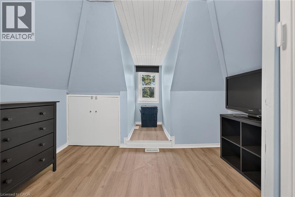 7 East 24th Street, Hamilton, Ontario  L8V 2X8 - Photo 27 - 40866149