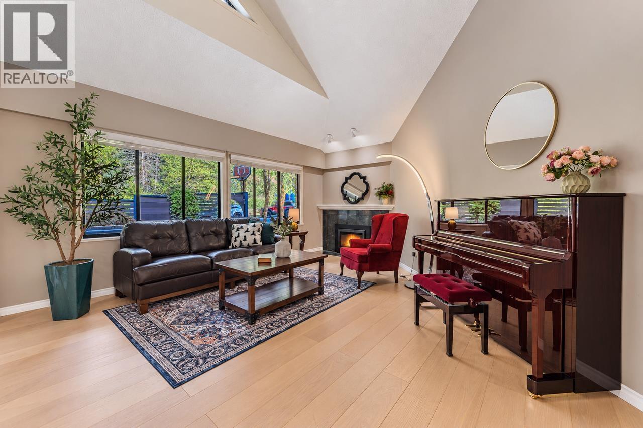 4739 WOODGREEN DRIVE West Vancouver British Columbia Canada V7S3A2 5