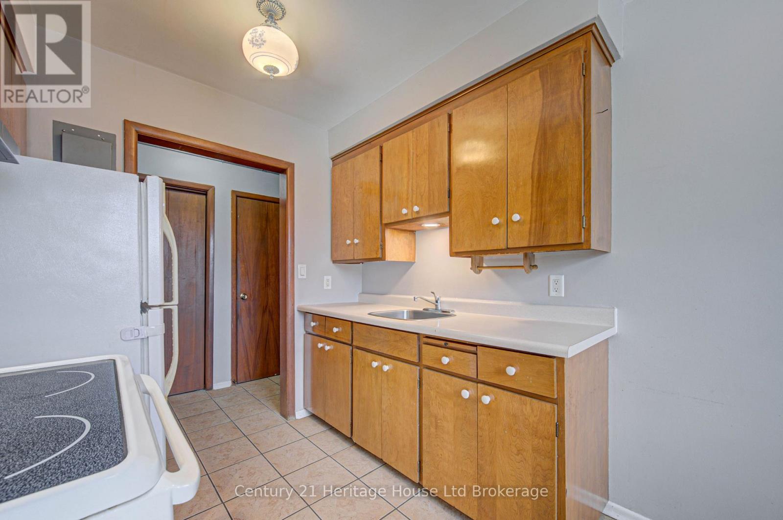 401 - 770 Hughson Street, Woodstock, Ontario  N4S 4P5 - Photo 7 - X13832388