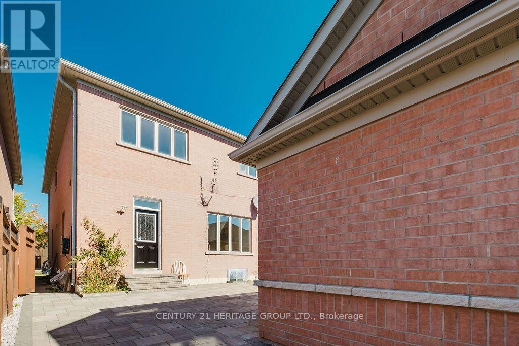 17 Wildmoor Street, Markham, Ontario  L6B 0P1 - Photo 4 - N13832318