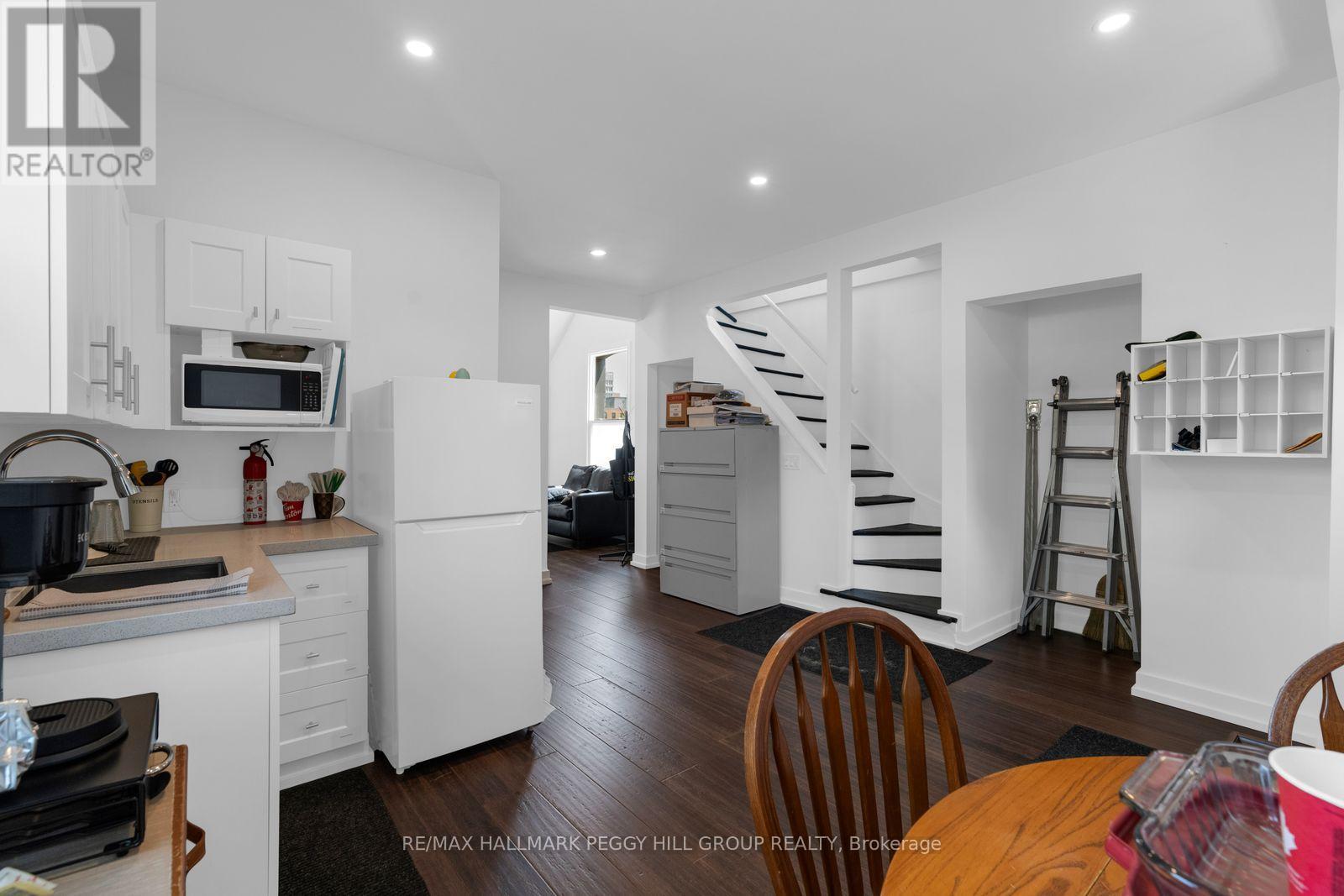 54 Clapperton Street, Barrie, Ontario  L4M 3E9 - Photo 7 - S13832342