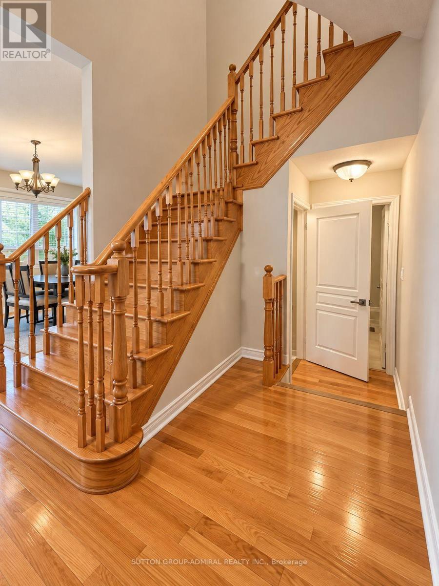 2323 Falling Green Drive, Oakville, Ontario  L6M 5A7 - Photo 17 - W13832316