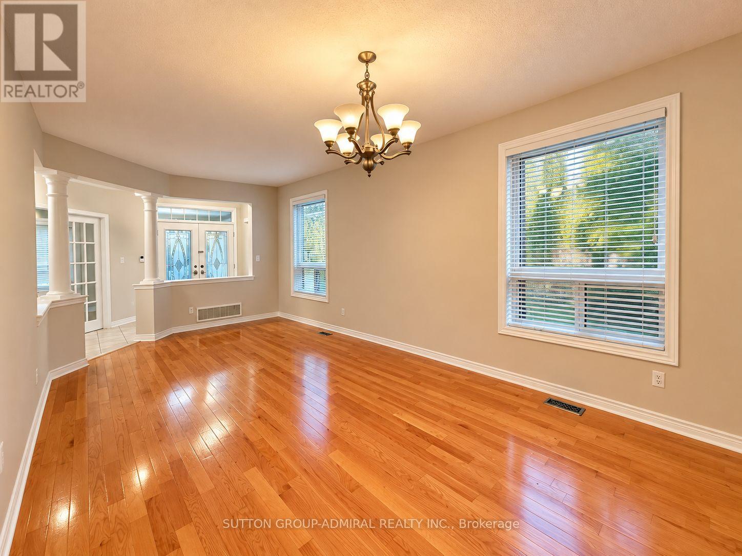 2323 Falling Green Drive, Oakville, Ontario  L6M 5A7 - Photo 6 - W13832316