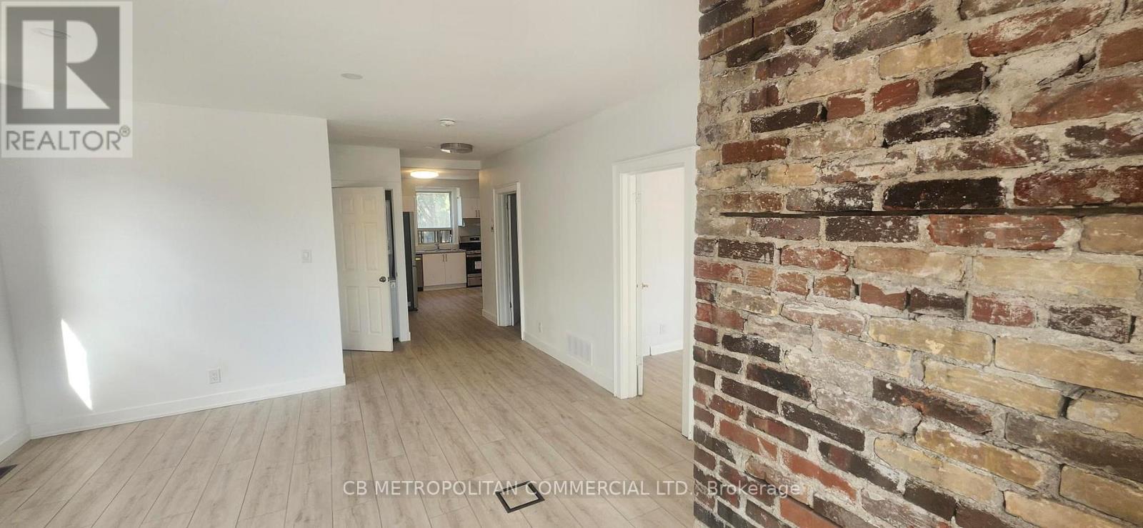 Upper - 124 Evans Avenue, Toronto, Ontario  M8Z 1H9 - Photo 10 - W13832338