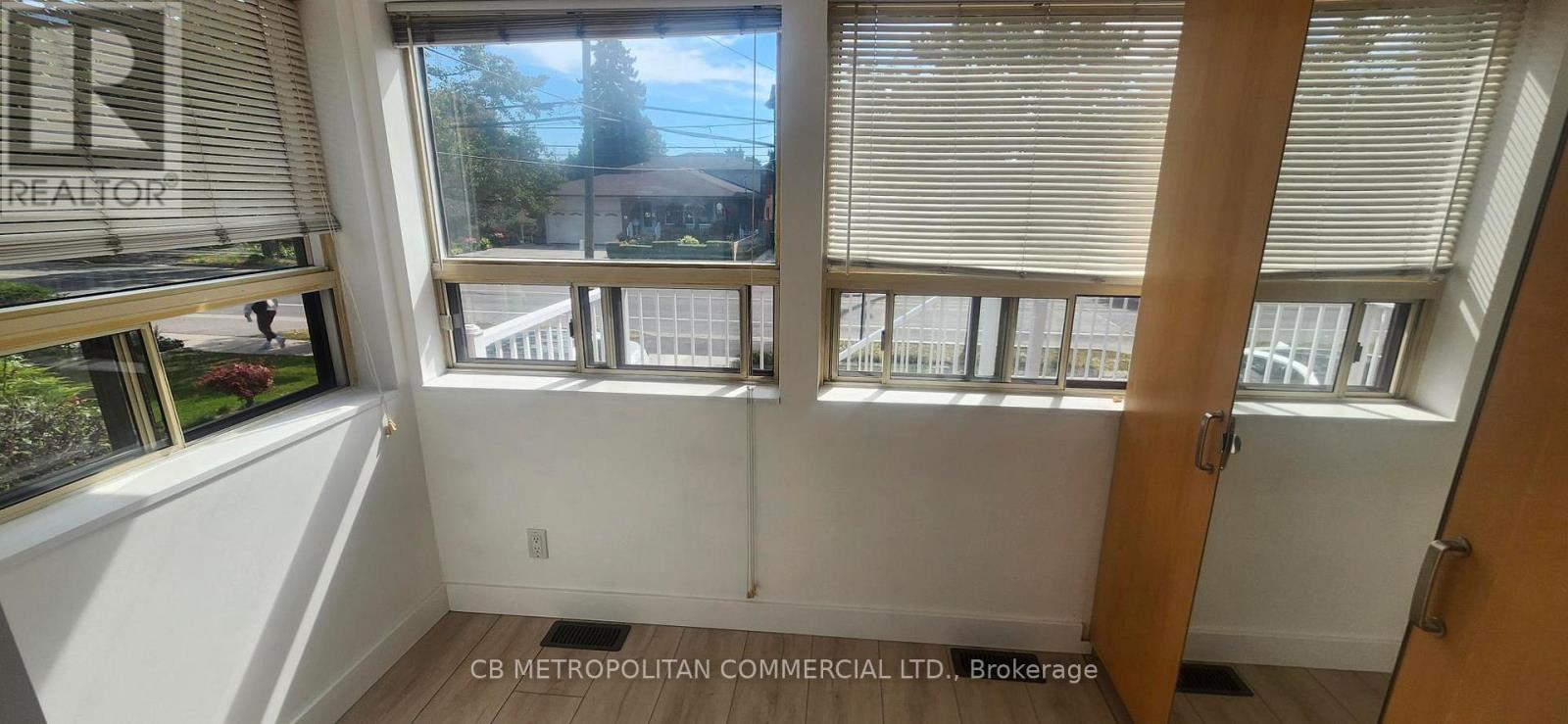 Upper - 124 Evans Avenue, Toronto, Ontario  M8Z 1H9 - Photo 14 - W13832338
