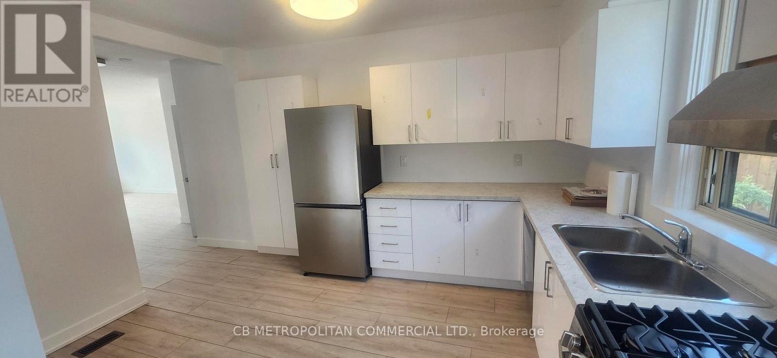 Upper - 124 Evans Avenue, Toronto, Ontario  M8Z 1H9 - Photo 4 - W13832338