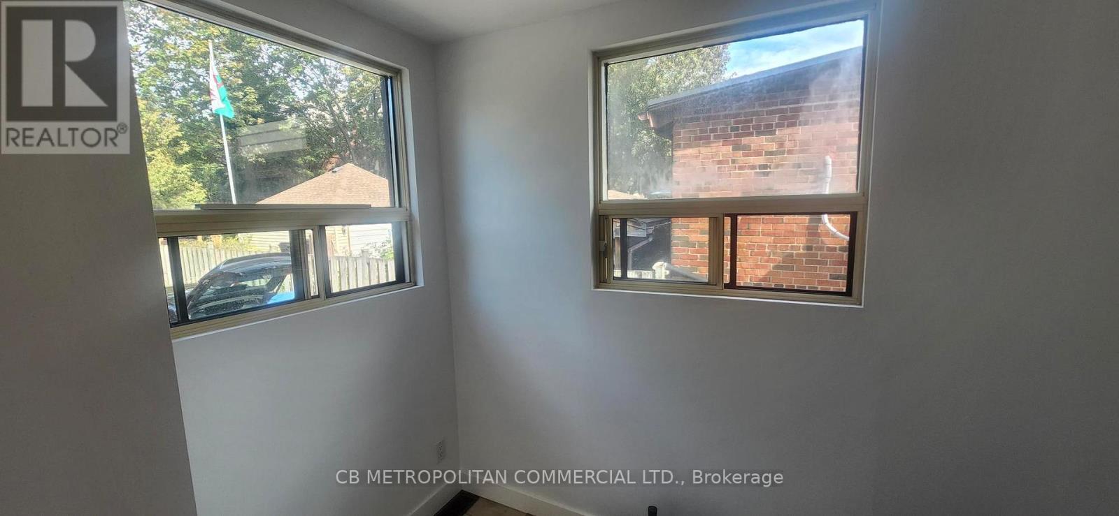 Upper - 124 Evans Avenue, Toronto, Ontario  M8Z 1H9 - Photo 5 - W13832338