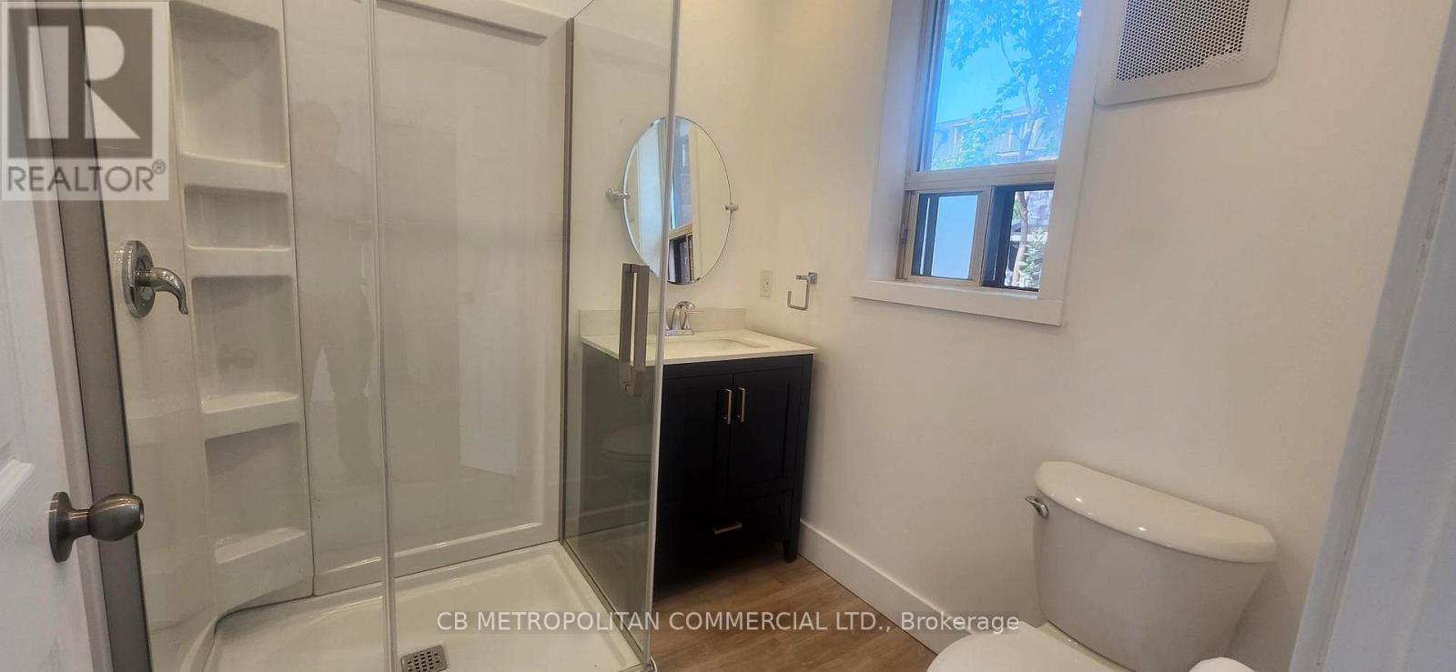 Upper - 124 Evans Avenue, Toronto, Ontario  M8Z 1H9 - Photo 8 - W13832338