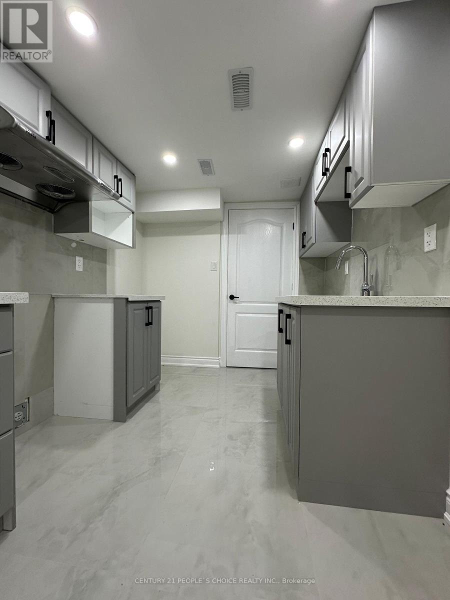 Unit- 2 - 7490 Middleshire Drive, Mississauga, Ontario  L4T 3S2 - Photo 12 - W13832372