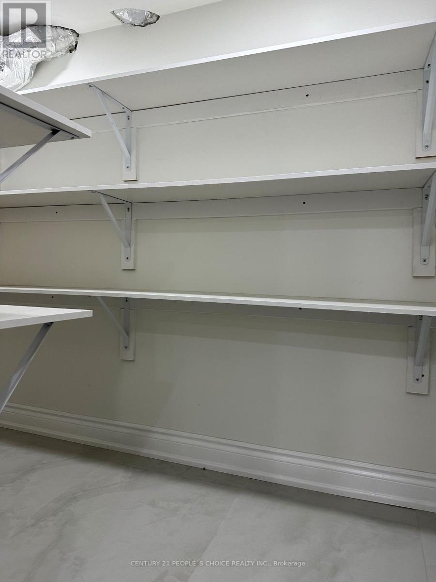 Unit- 2 - 7490 Middleshire Drive, Mississauga, Ontario  L4T 3S2 - Photo 16 - W13832372