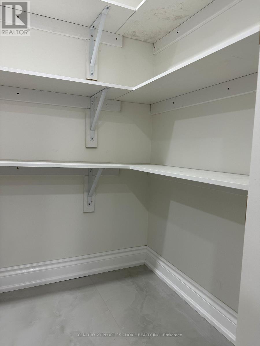 Unit- 2 - 7490 Middleshire Drive, Mississauga, Ontario  L4T 3S2 - Photo 17 - W13832372