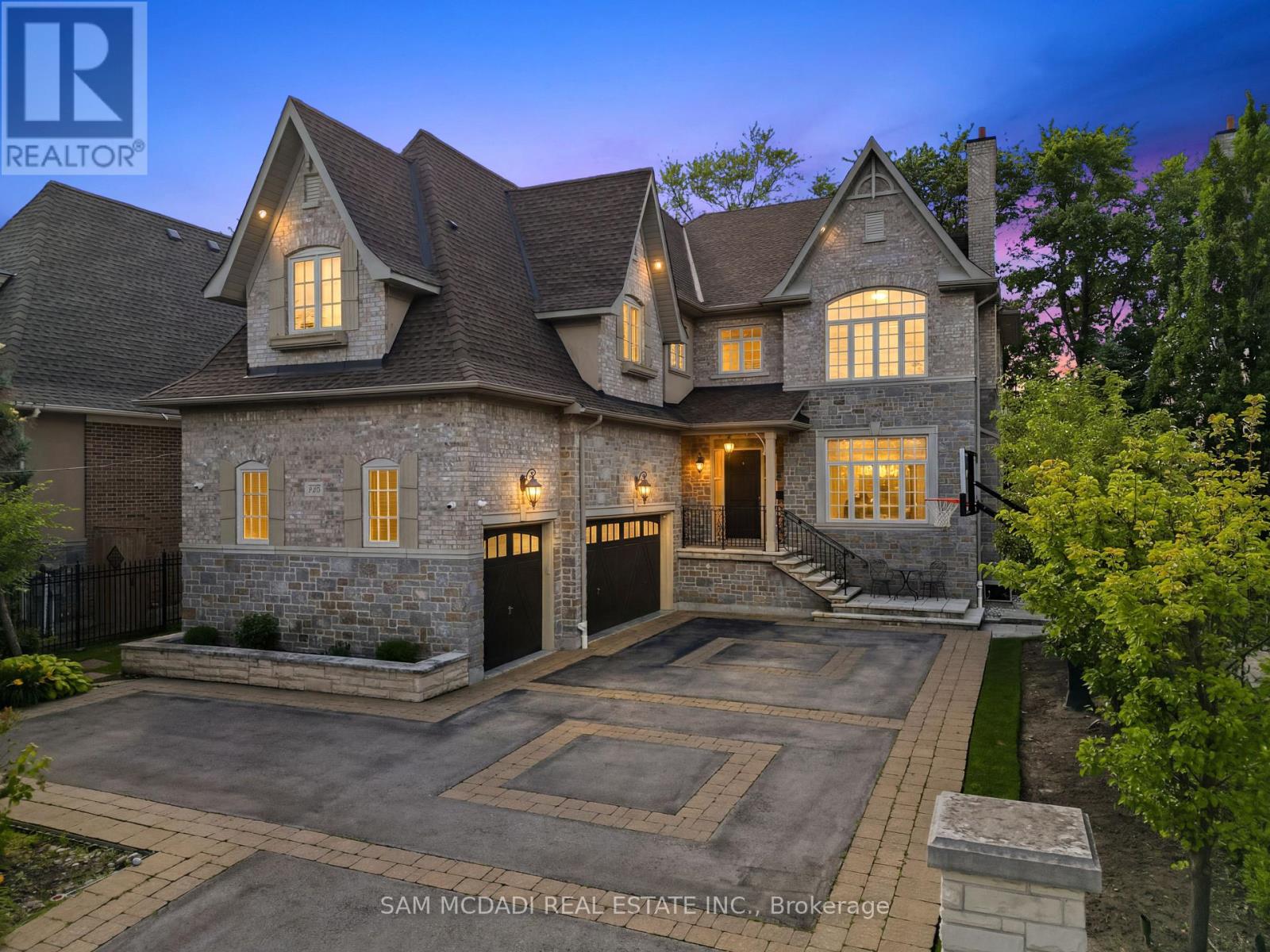 725 QUEENSWAY W, Mississauga, Ontario
