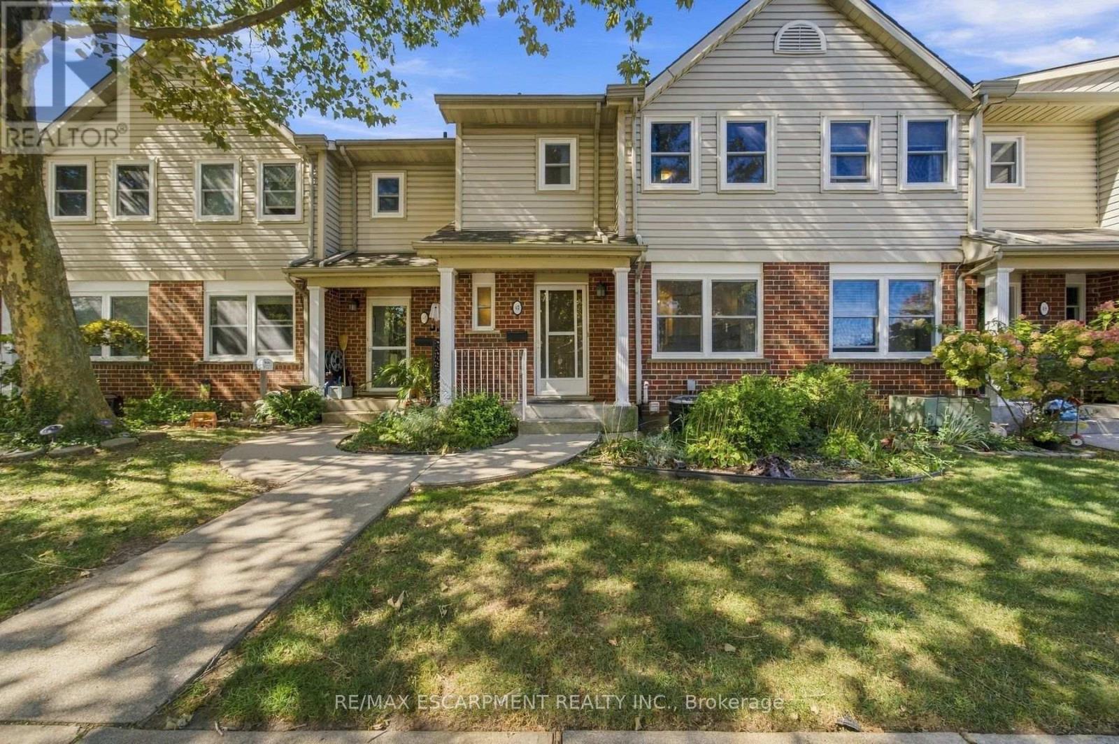 47 - 55 KERMAN AVENUE, Grimsby, Ontario