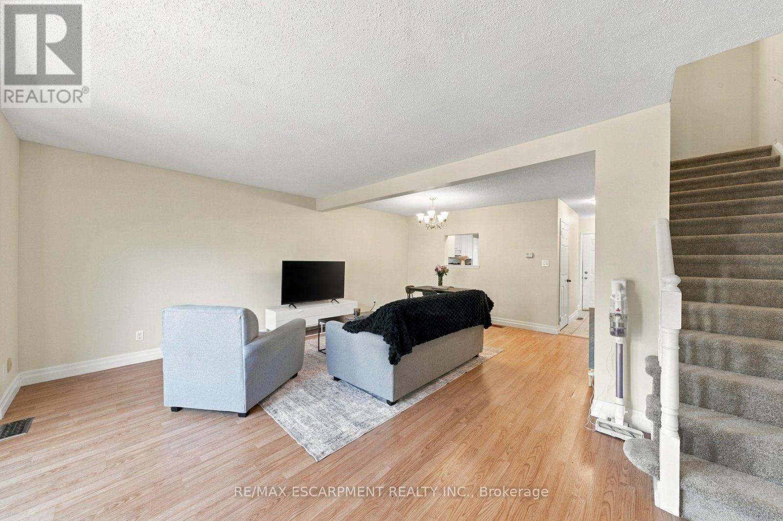 47 - 55 Kerman Avenue, Grimsby, Ontario  L3M 5G2 - Photo 13 - X13832312
