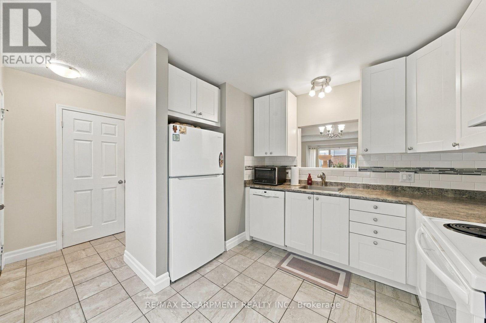 47 - 55 Kerman Avenue, Grimsby, Ontario  L3M 5G2 - Photo 6 - X13832312