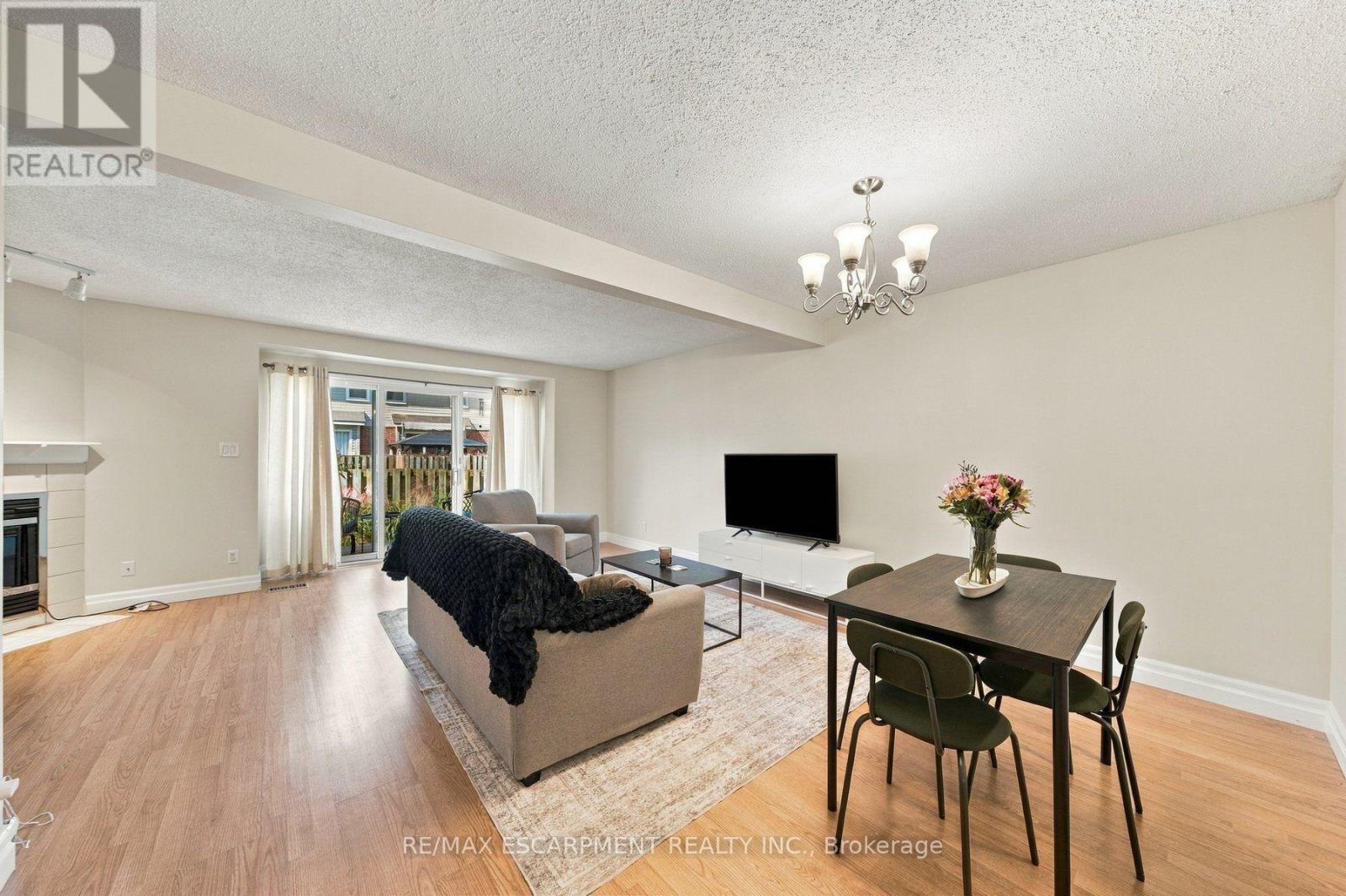 47 - 55 Kerman Avenue, Grimsby, Ontario  L3M 5G2 - Photo 8 - X13832312