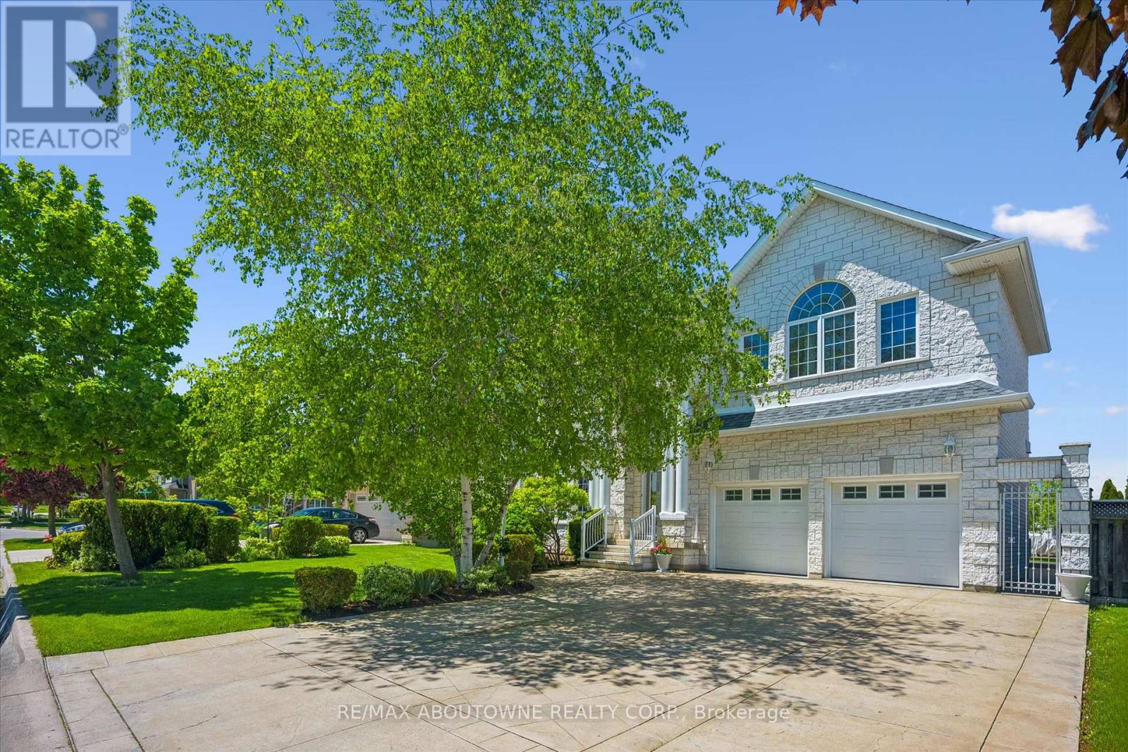 6 FOURSEASONS DRIVE, Hamilton, Ontario