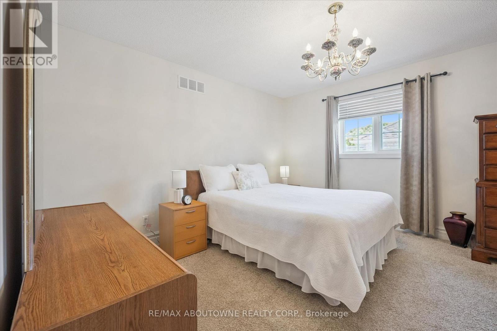 6 Fourseasons Drive, Hamilton, Ontario  L8E 5Y5 - Photo 23 - X13832394