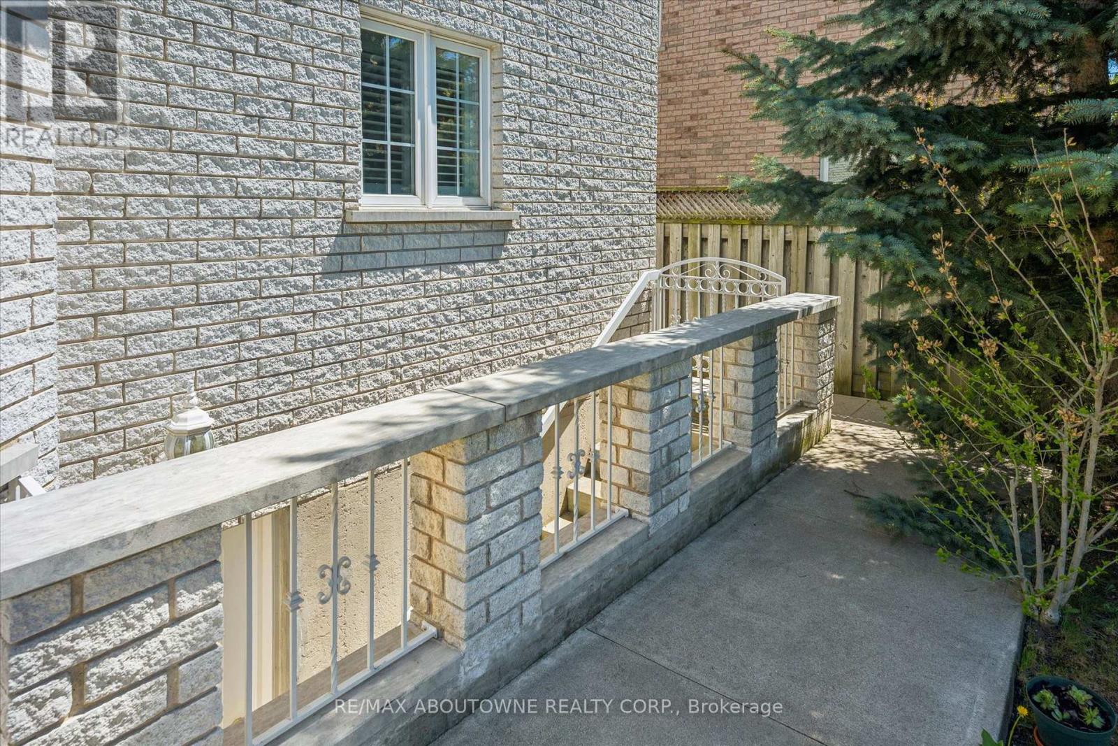 6 Fourseasons Drive, Hamilton, Ontario  L8E 5Y5 - Photo 35 - X13832394