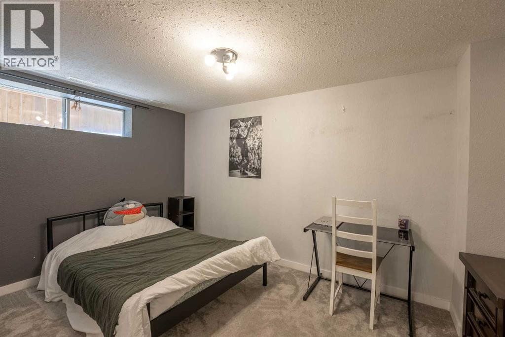53 Peigan Court W