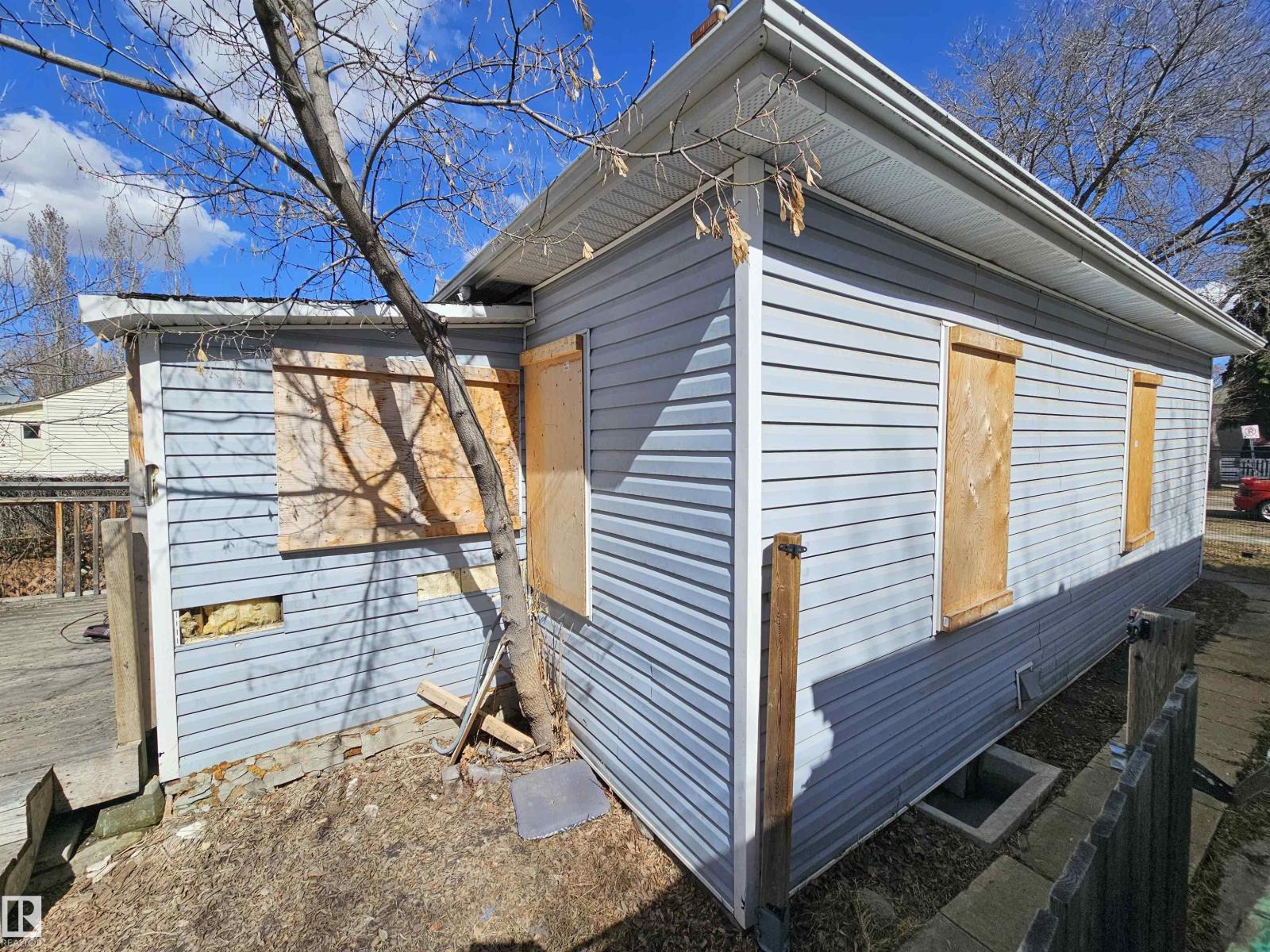 11406 88 ST NW